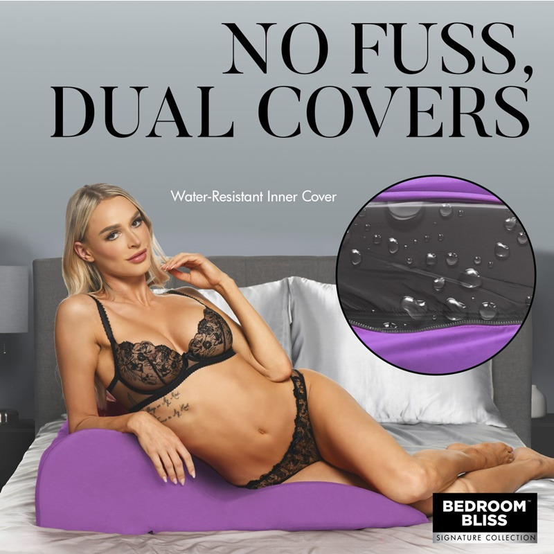 Cojín Contoured Love Cushion Lila