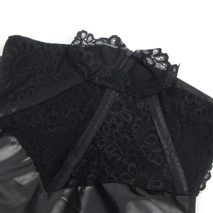 Vestido de Cuero con Cuello de Encaje Negro