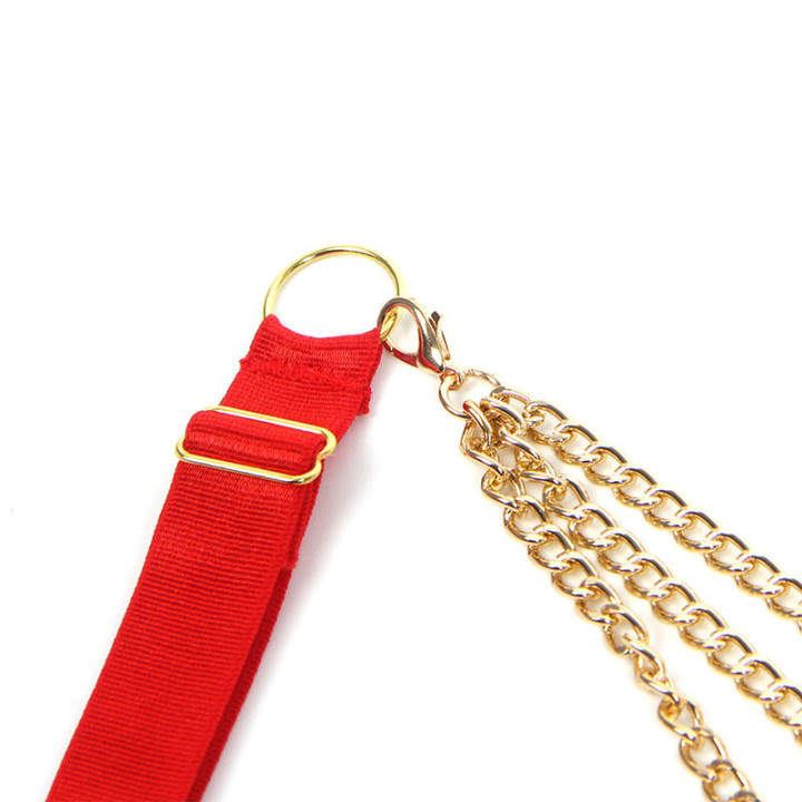 Conjunto Sujetador con Cadenas y Corazón Rojo